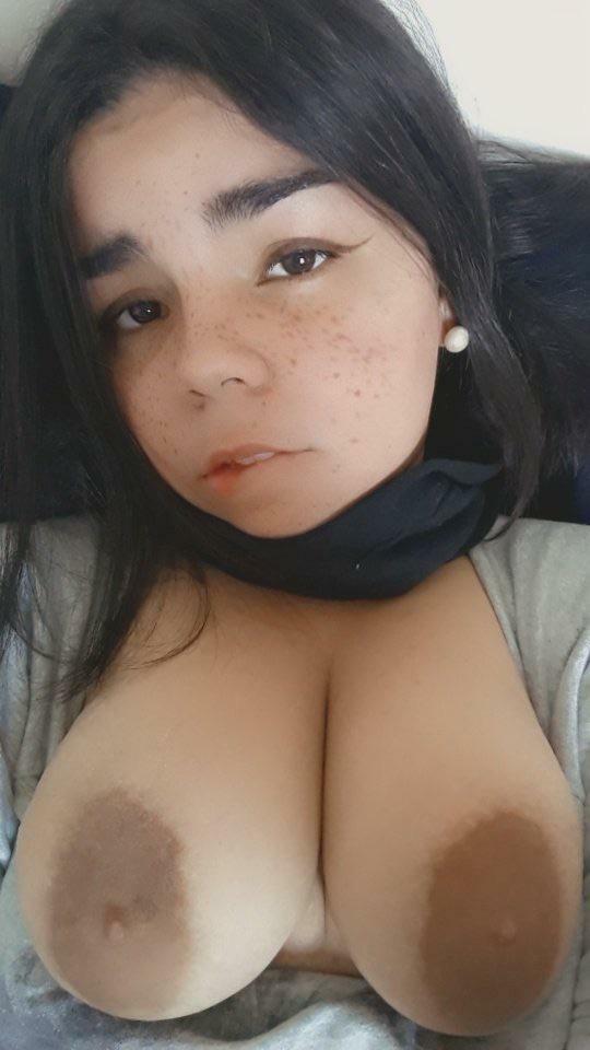 send more of your tits